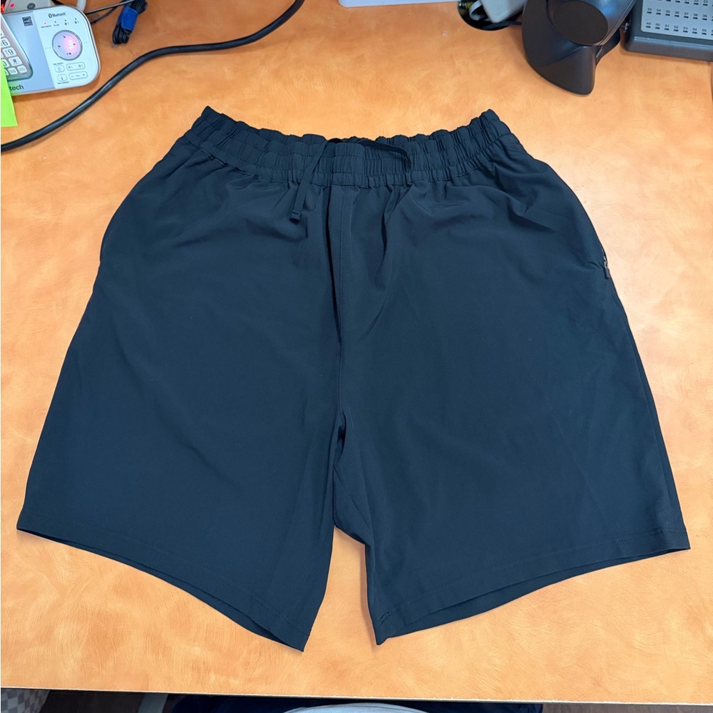 Beyond Yoga Men's Black Athletic Shorts